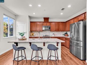 6983 Alamo Creek Trl, Dublin CA 94568