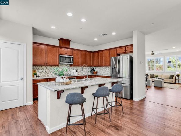 6983 Alamo Creek Trl, Dublin CA 94568