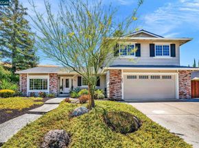 33 El Molino Dr, Clayton CA 94517