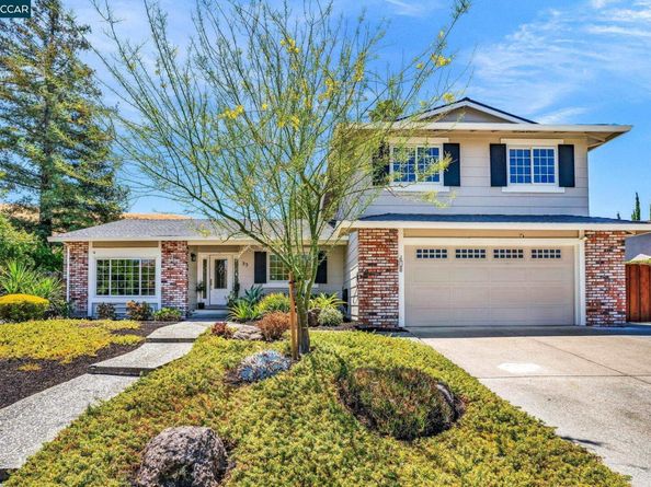 33 El Molino Dr, Clayton CA 94517