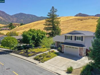 33 El Molino Dr