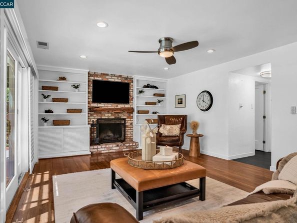33 El Molino Dr, Clayton CA 94517