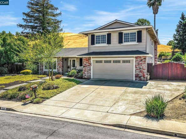 33 El Molino Dr, Clayton CA 94517