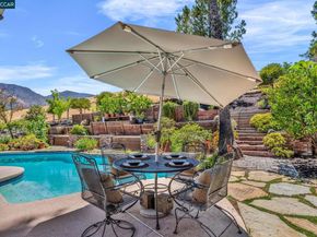 33 El Molino Dr, Clayton CA 94517