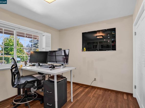 33 El Molino Dr, Clayton CA 94517