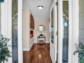 33 El Molino Dr, Clayton CA 94517