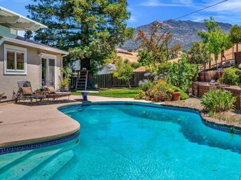33 El Molino Dr