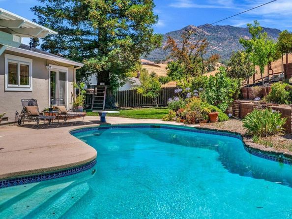 33 El Molino Dr, Clayton CA 94517