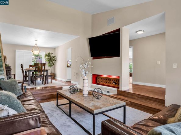 33 El Molino Dr, Clayton CA 94517