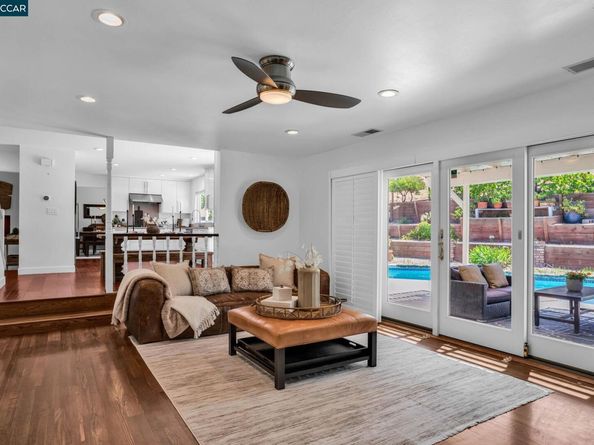 33 El Molino Dr, Clayton CA 94517