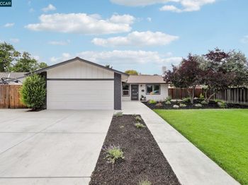 562 Swallow Dr