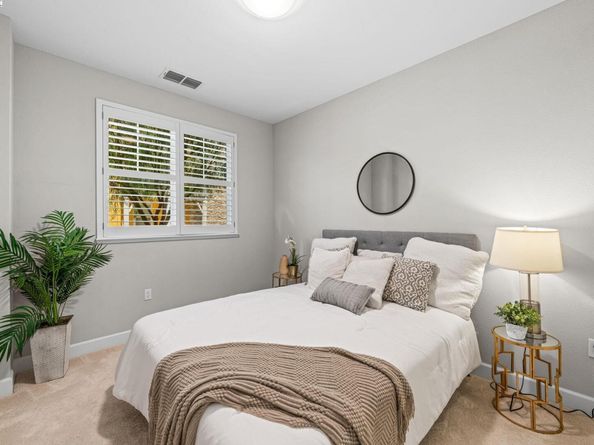 389 Basswood Cmn 9, Livermore CA 94551