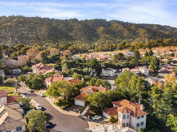 11 La Strada, Burlingame CA 94010