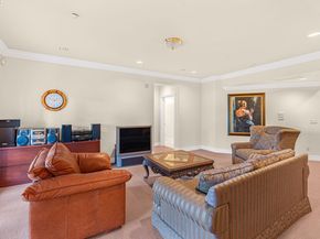 11 La Strada, Burlingame CA 94010