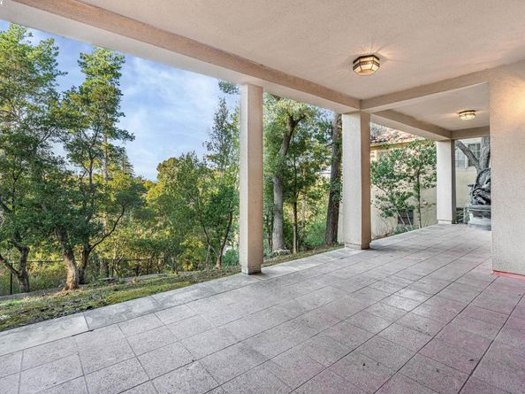 11 La Strada, Burlingame CA 94010