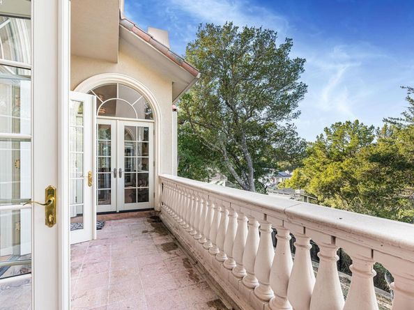 11 La Strada, Burlingame CA 94010