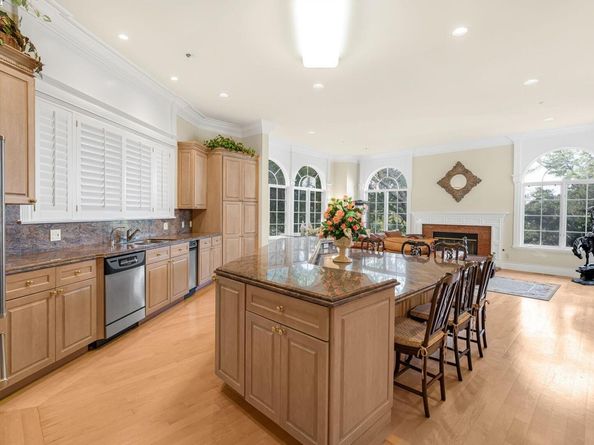 11 La Strada, Burlingame CA 94010