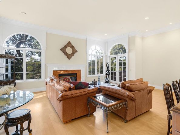 11 La Strada, Burlingame CA 94010