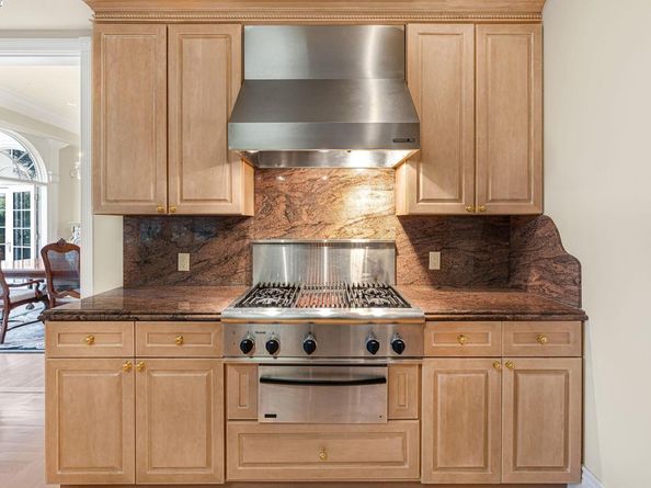 11 La Strada, Burlingame CA 94010