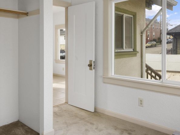 2301 12Th Ave, Oakland CA 94606