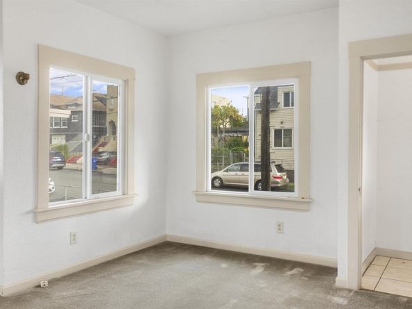 2301 12Th Ave, Oakland CA 94606