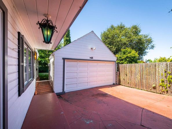 4545 Tompkins Ave, Oakland CA 94619