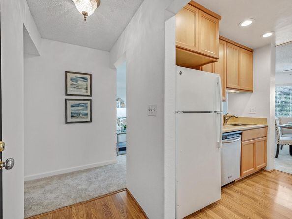 21109 Gary Dr 209, Hayward CA 94546