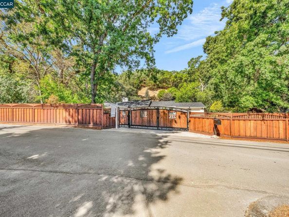 205 Castle Hill Ranch Rd, Walnut Creek CA 94595