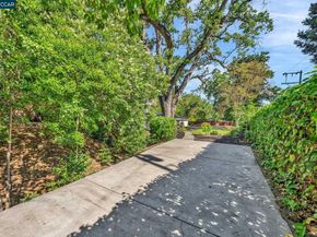 205 Castle Hill Ranch Rd, Walnut Creek CA 94595