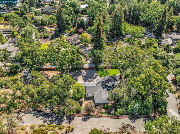205 Castle Hill Ranch Rd, Walnut Creek CA 94595