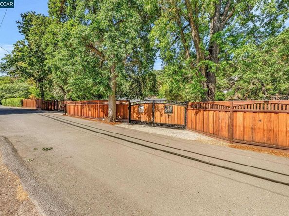 205 Castle Hill Ranch Rd, Walnut Creek CA 94595