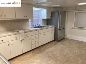 2628 School  St, Oakland CA 94602