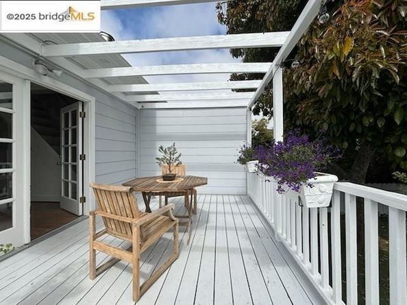 2628 School  St, Oakland CA 94602