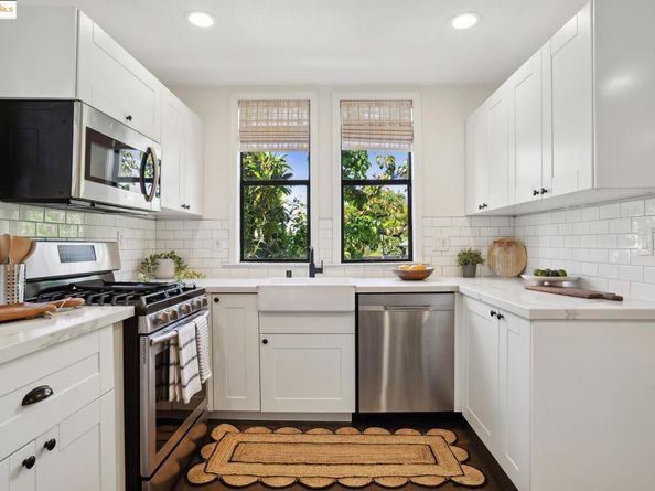 3360 Arizona St, Oakland CA 94602