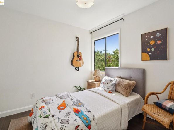3360 Arizona St, Oakland CA 94602