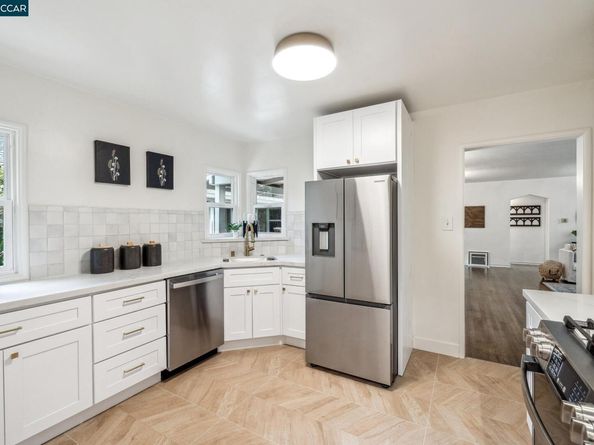 5810 Estates Dr, Oakland CA 94611
