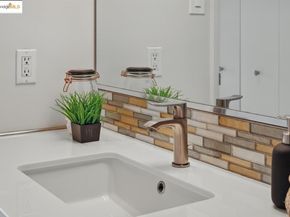 1555 Lakeside Dr 191, Oakland CA 94612
