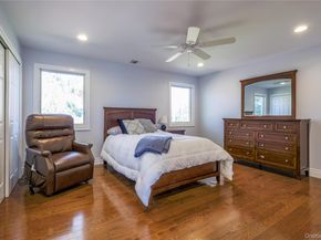 752 Kensington Court, Westbury NY 11590