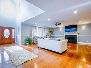 752 Kensington Court, Westbury NY 11590