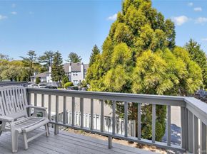 215 Summit Way, Syosset NY 11791