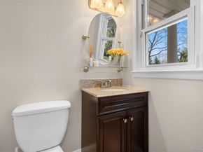6 Linford Lane, Melville NY 11747