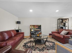 6 Linford Lane, Melville NY 11747