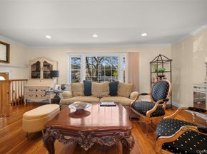6 Linford Lane, Melville NY 11747