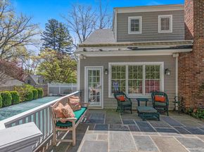 6 Maple Avenue, Locust Valley NY 11560