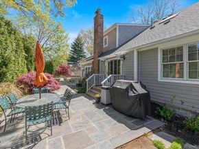 6 Maple Avenue, Locust Valley NY 11560
