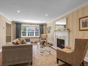 6 Maple Avenue, Locust Valley NY 11560