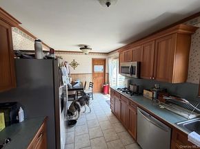 379 W 24th Street, Deer Park NY 11729