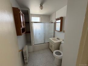 2941 Middletown Road, Bronx NY 10461