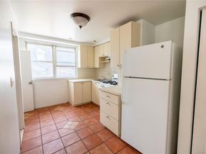 2941 Middletown Road, Bronx NY 10461