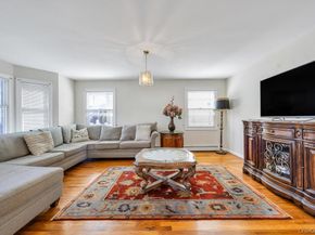 64 Cottage Place, Mineola NY 11501